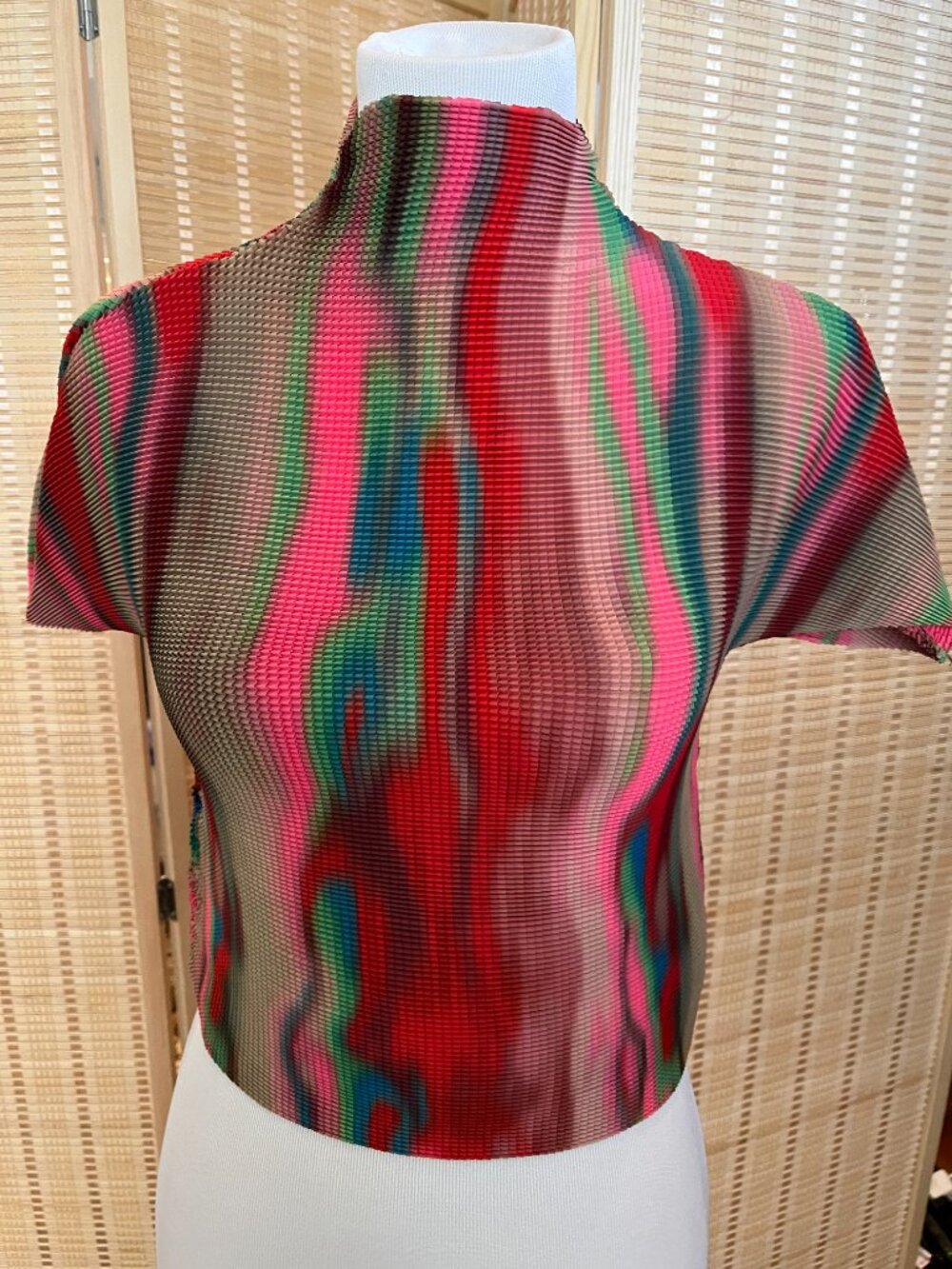 High Quality Turtle Red top - Never Worn - Picture 4 of 4